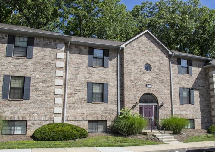 Eastlake Woods Apartments